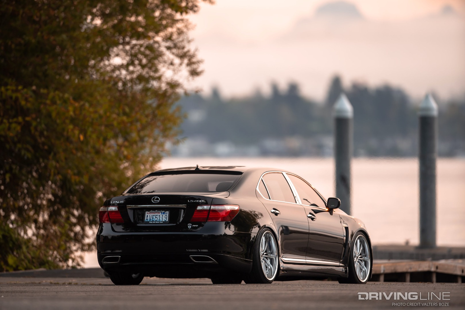 The factory chrome exhaust tips fit nicely alongside the AIMGAIN body kit and WEDS Kranze Acuerdo wheels