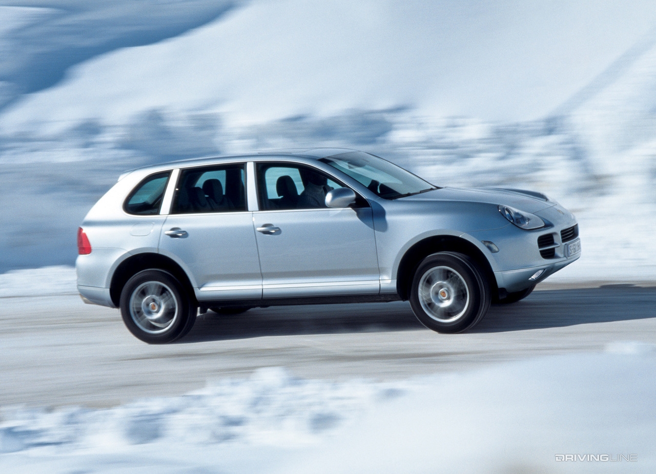 Porsche Cayenne in snow