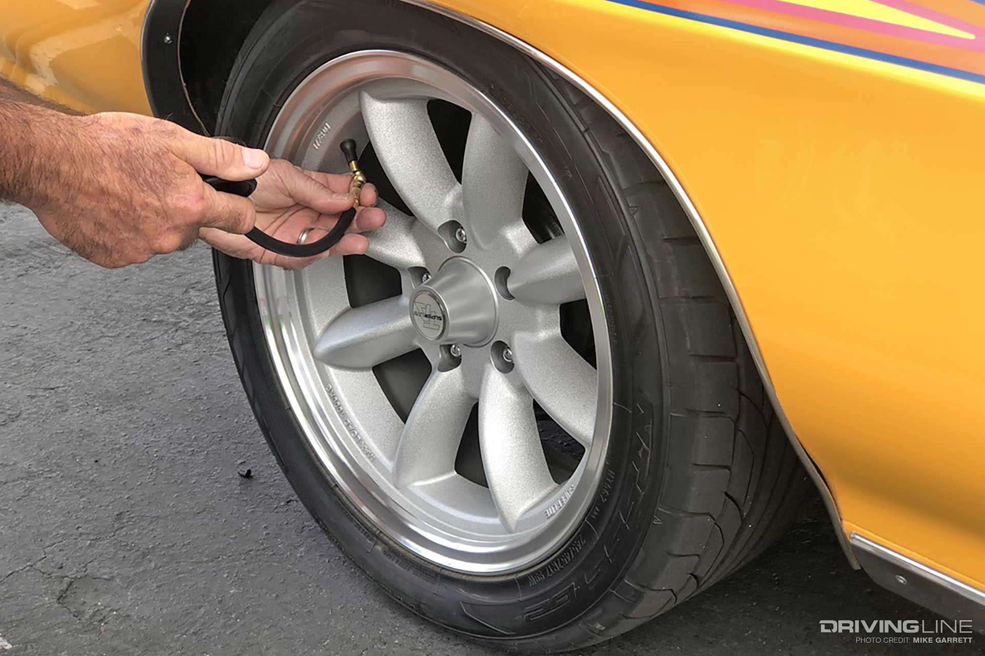 Checking tire pressure Nitto NT555 G2