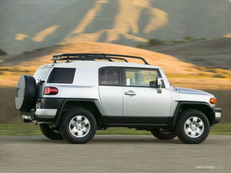Toyota FJ Cruiser silver sideview