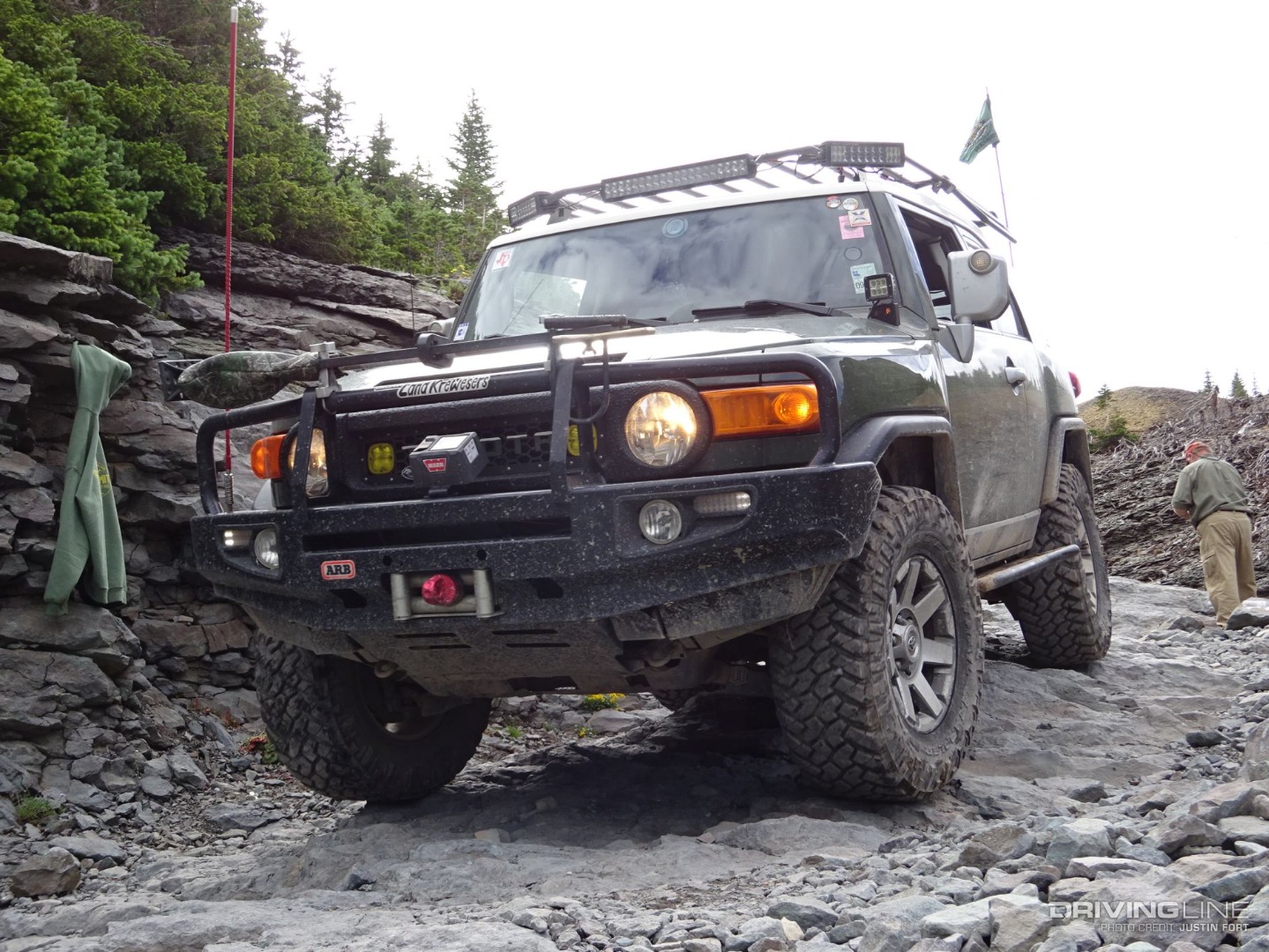 Toyota FJ Cruiser on Nittos on trail