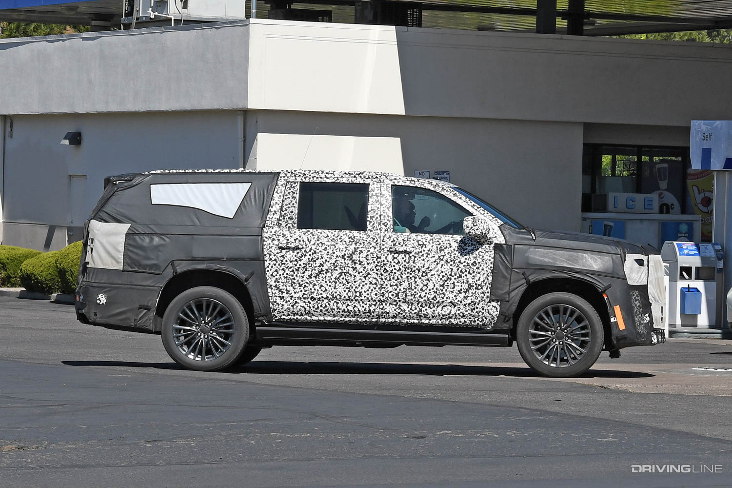 Spy Photos: new Cadillac Escalade-V side profile