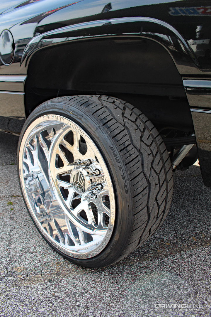 NT420V Nitto Tire 24-Valve Cummins