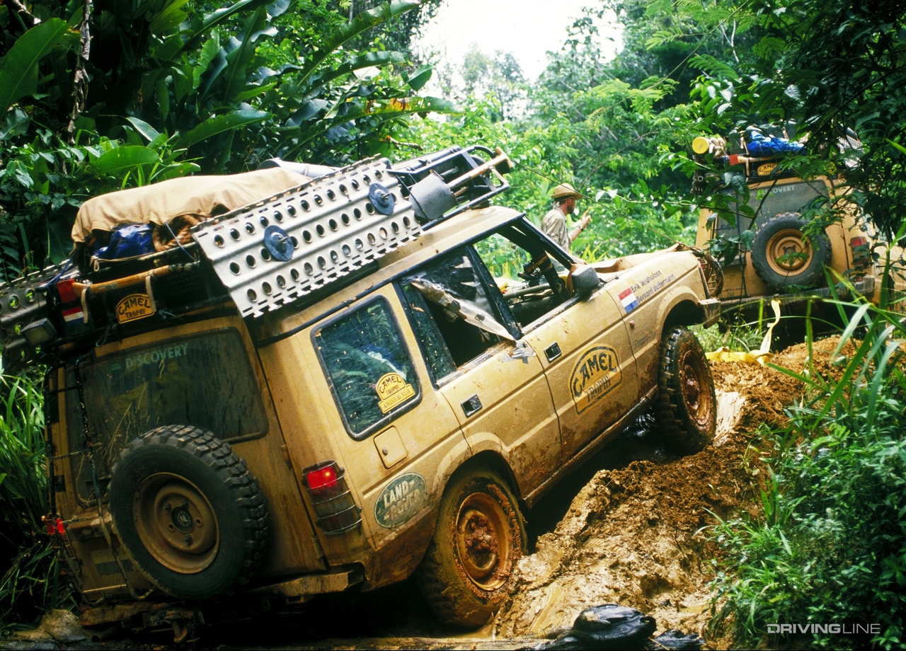 Land Rover Discovery I in the mud