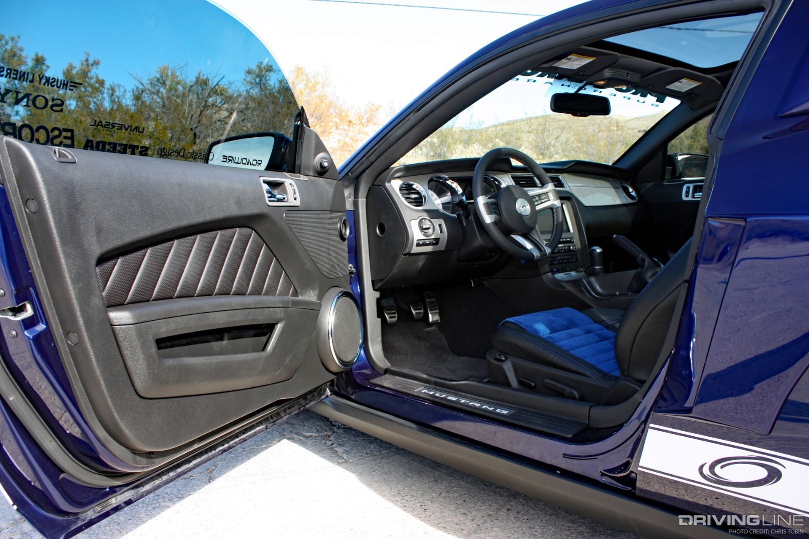 2010 Ford Mustang GT Open Driver door interior