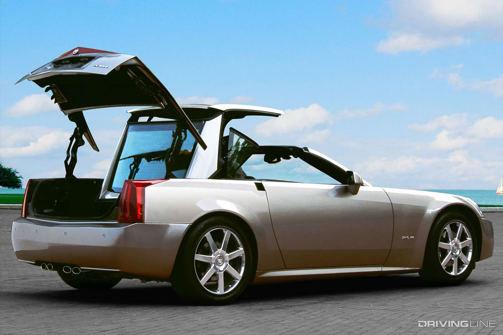 Cadillac XLR retracting roof