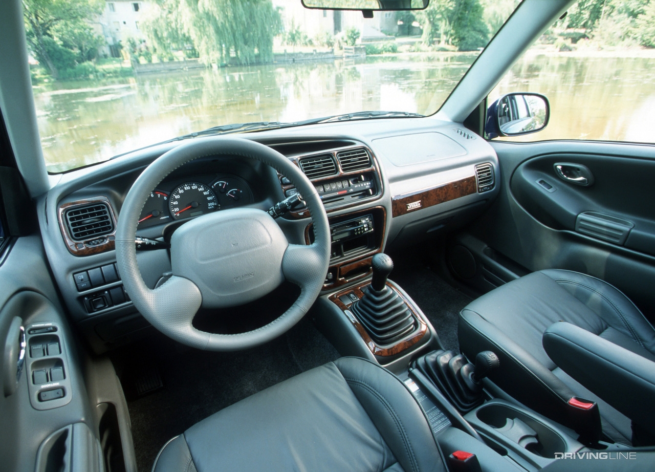 Suzuki Grand Vitara interior