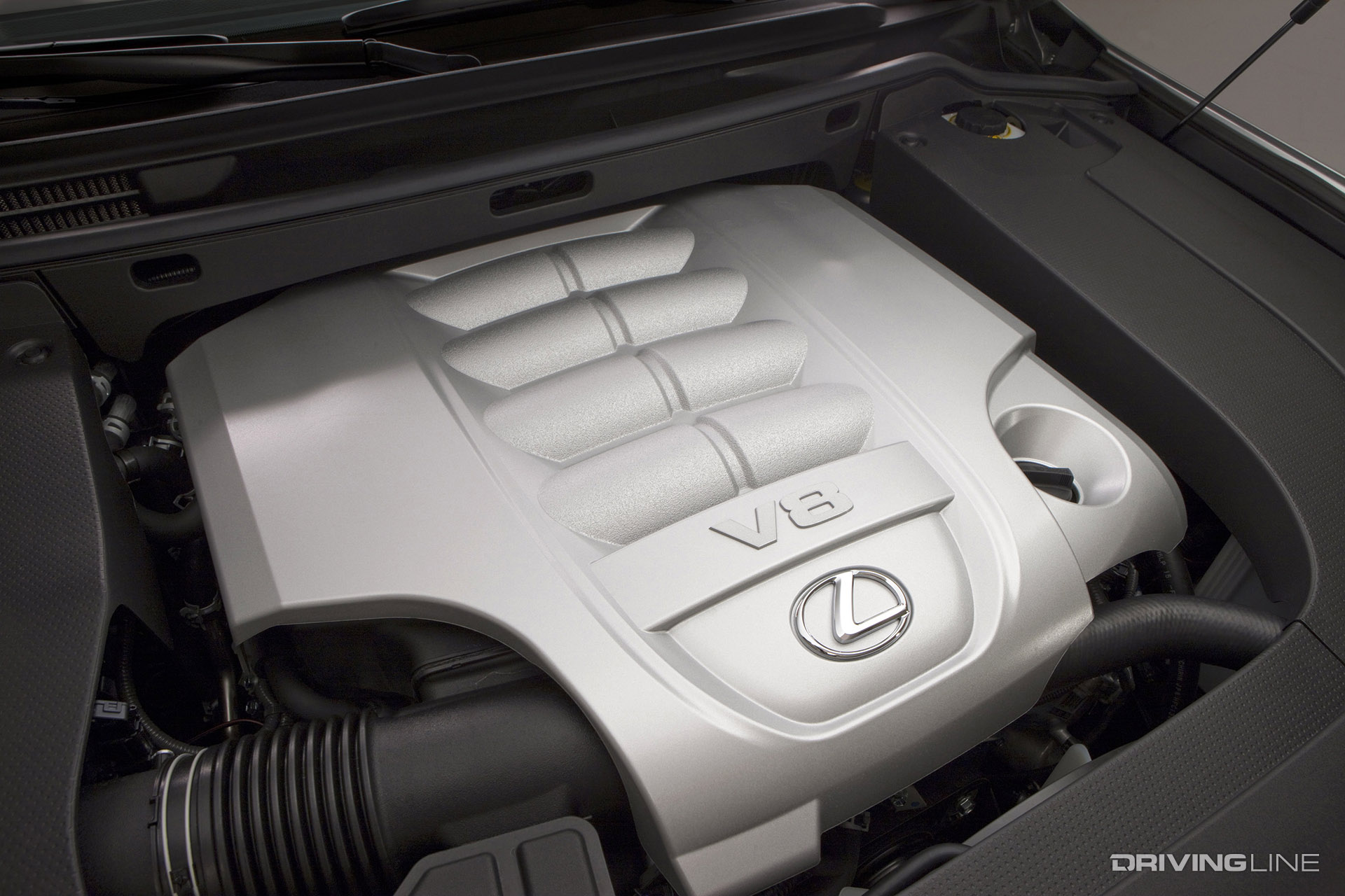 Lexus LX570 Engine