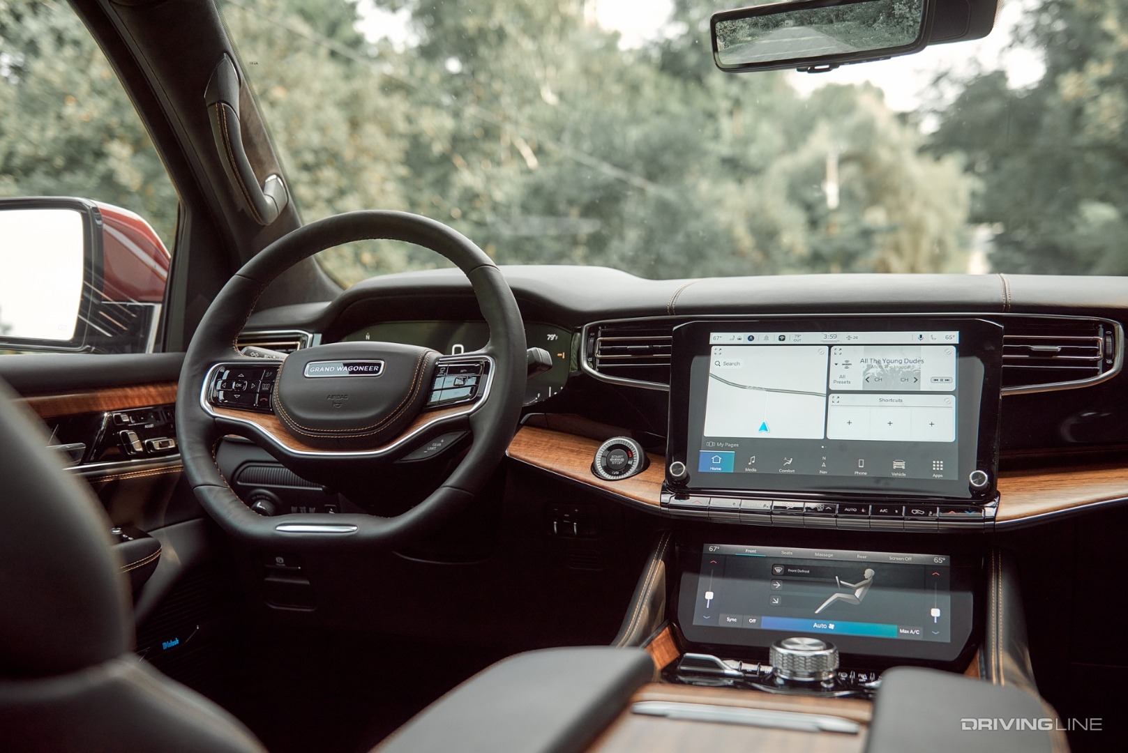 2022 Jeep Grand Wagoneer screens on the dash