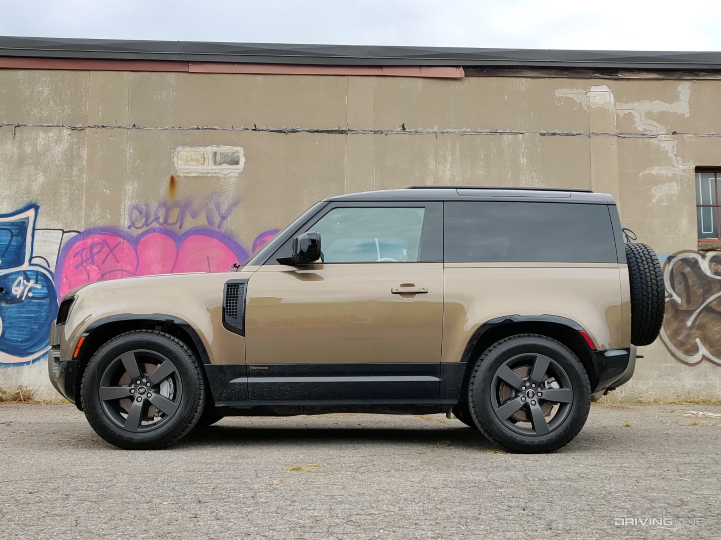 Land Rover Defender 90 side view