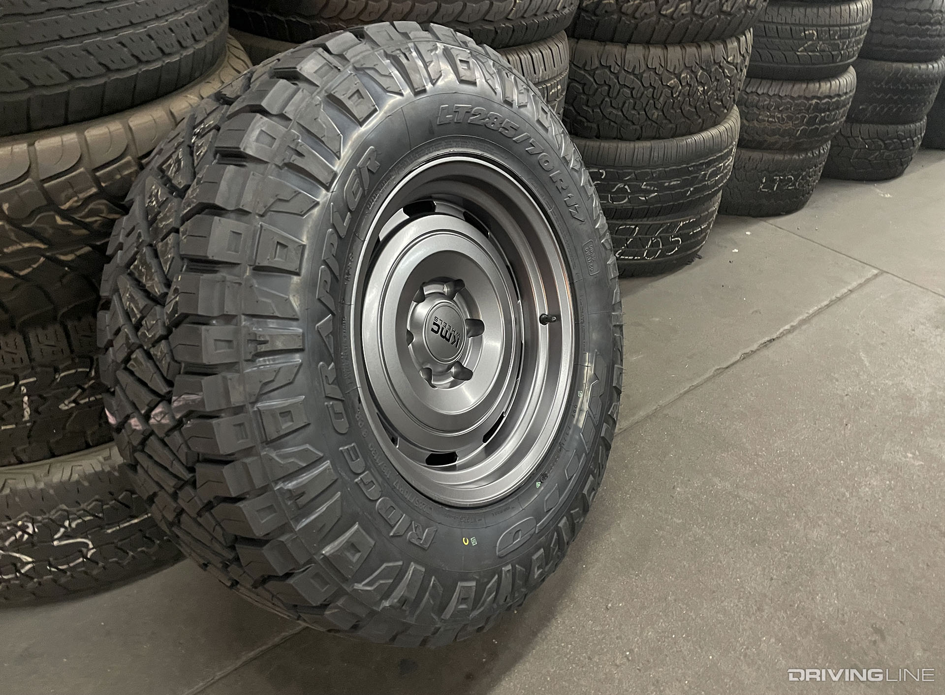 Nitto Ridge Grappler KMC Roswell Wheel