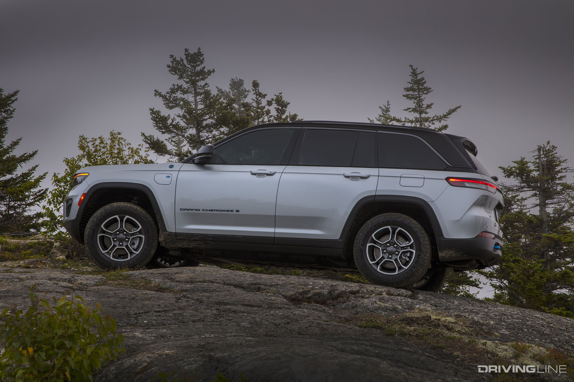 2022 Jeep Grand Cherokee Trailhawk Side View