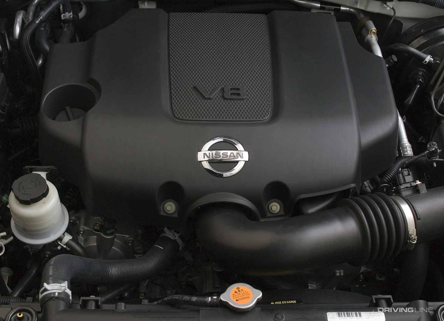 Nissan Pathfinder V8 engine bay