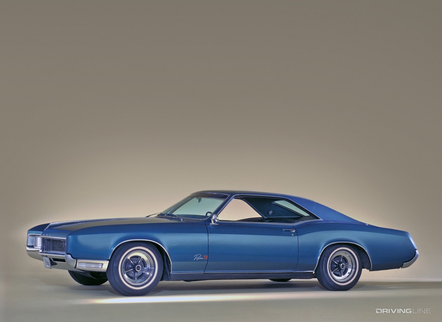 1966 Buick Riviera side profile in blue