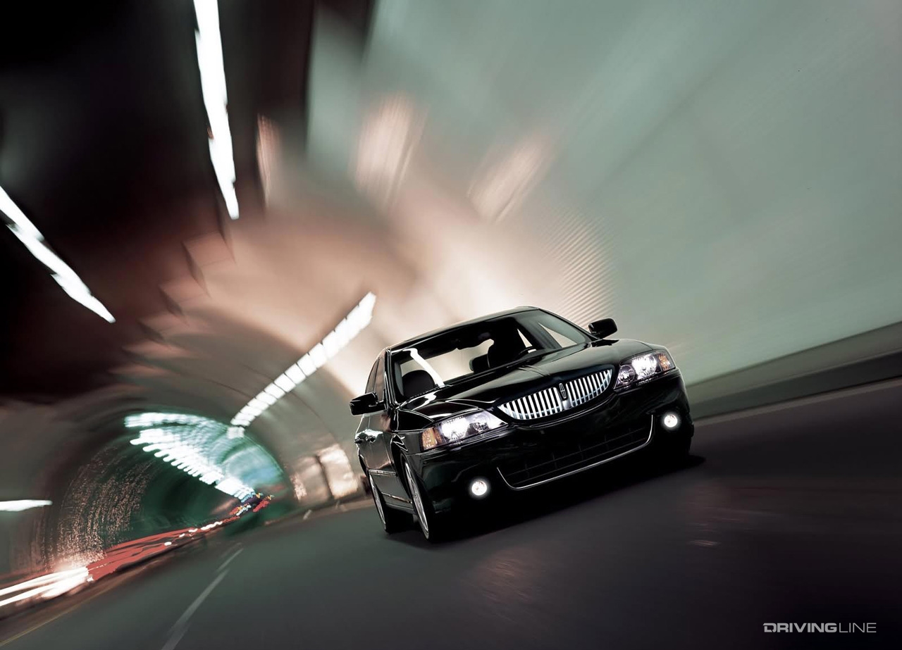 Lincoln LS black in tunnel