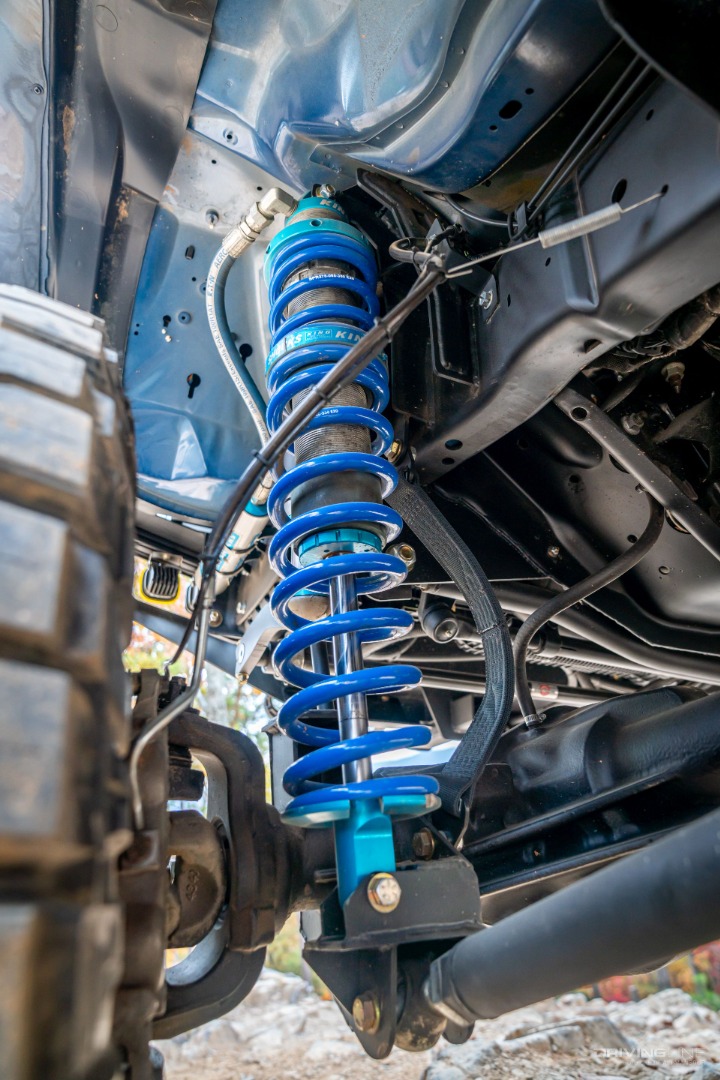 2021 Ford E350 4x4 flatbed suspension detail