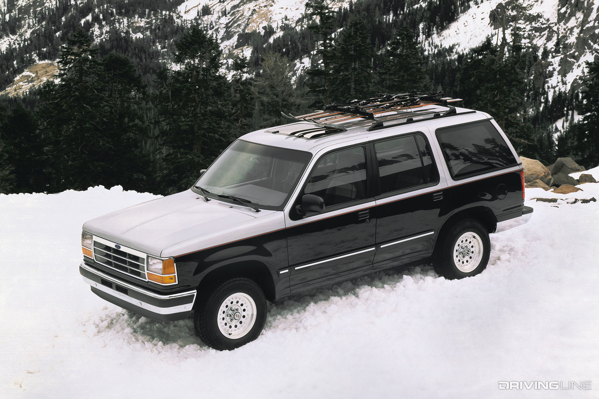 Ford Explorer First Gen in Snow