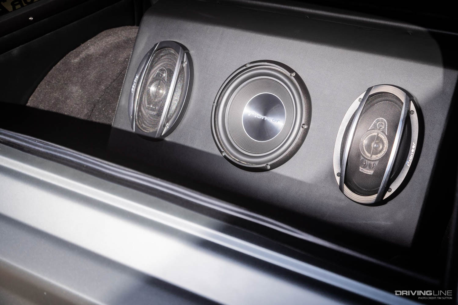 Rear speakers in cargo area of custom 1975 Jeep Wagoneer