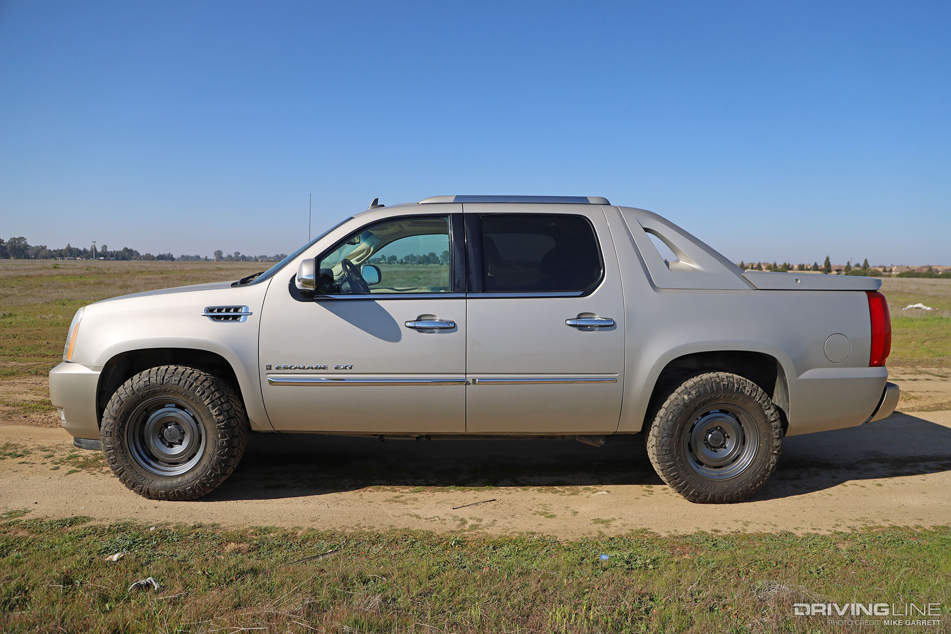 Nitto Ridge Grappler and KMC Roswell on Escalade EXT