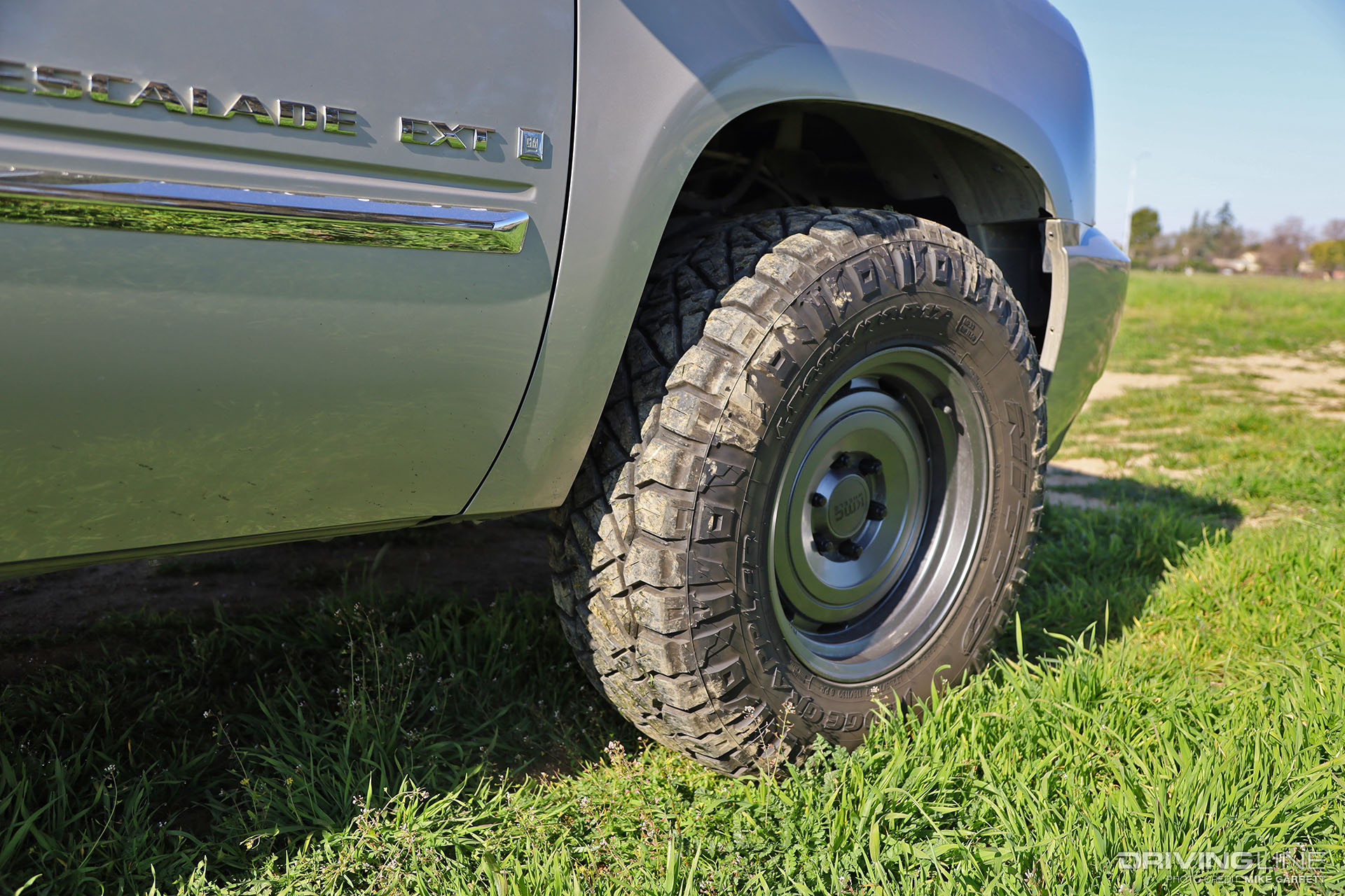 Nitto Ridge Grappler on Escalade EXT