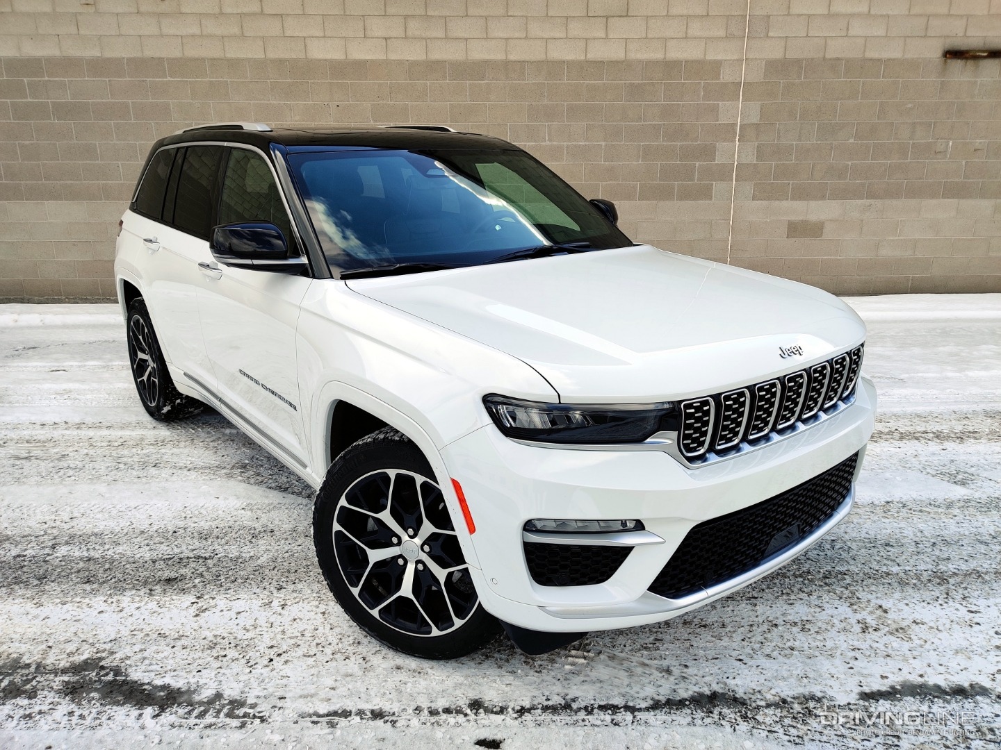 2022 Jeep Grand Cherokee Summit Reserve front 3/4