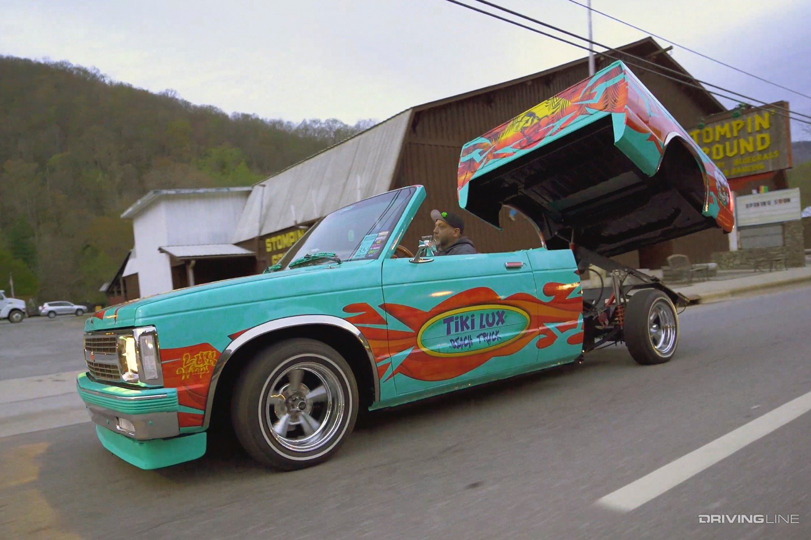 Minitruck with Double Diamond Dancing Bed