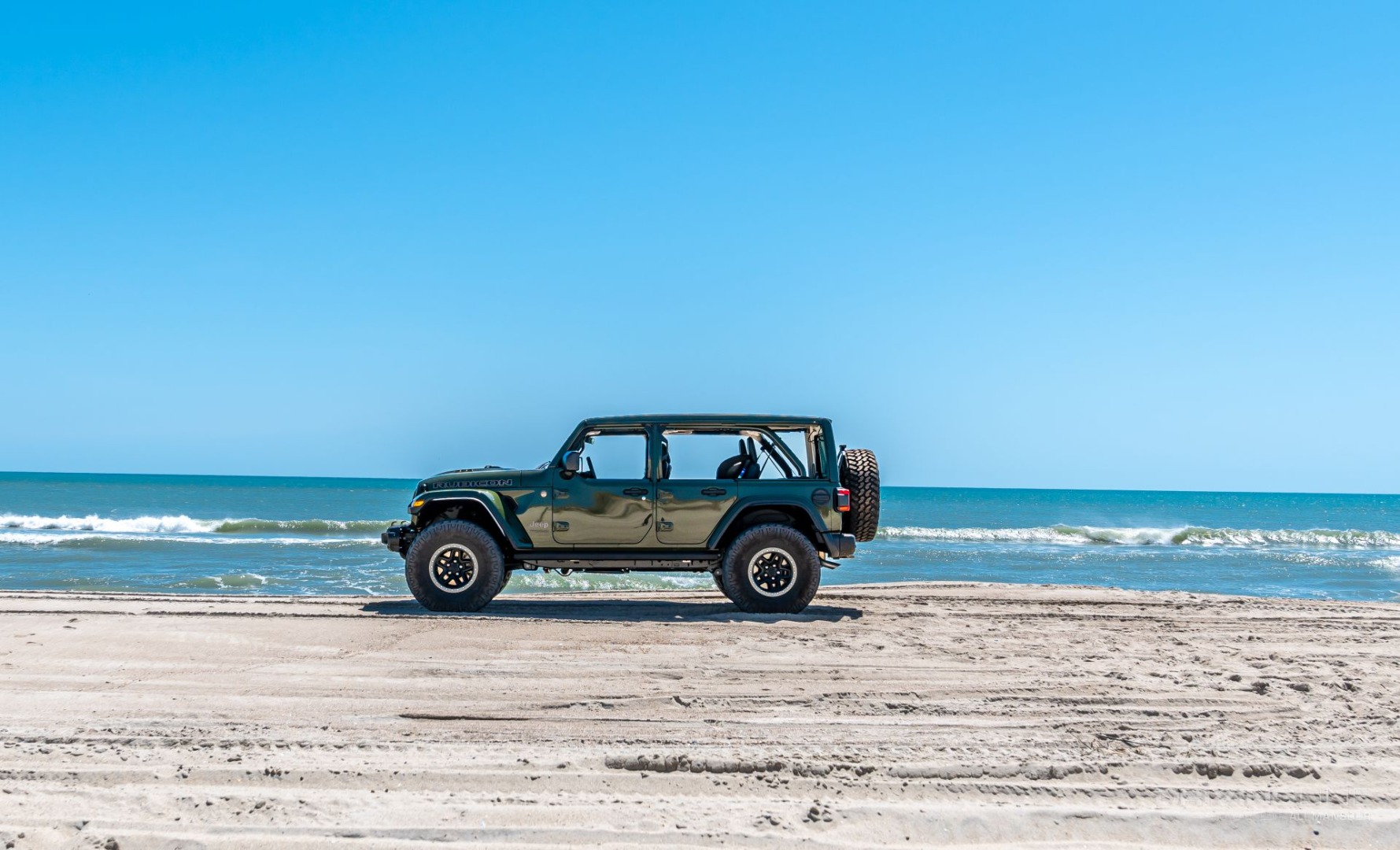 Jeep Wrangler Unlimited Rubicon 392 Xtreme Recon 37 No Lift Nitto Trail Grappler tires