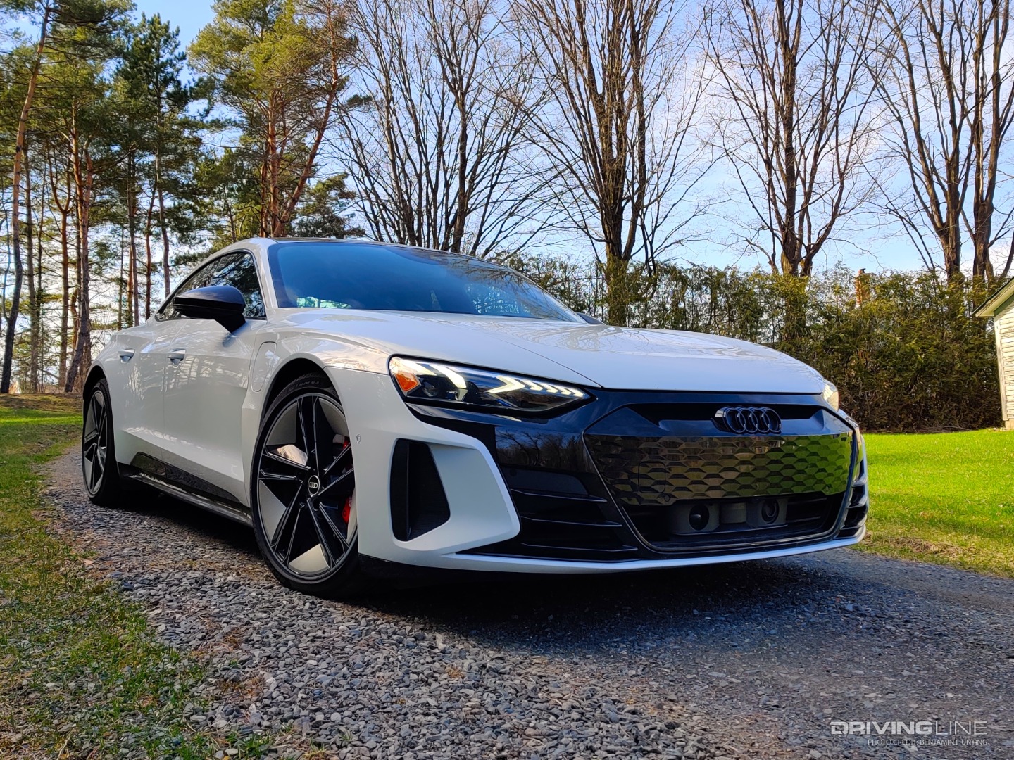 2022 Audi RS e-tron GT front 3/4 view