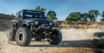 2005 Jeep Wrangler Rubicon build on 37's with Dana 60 axles | DrivingLine