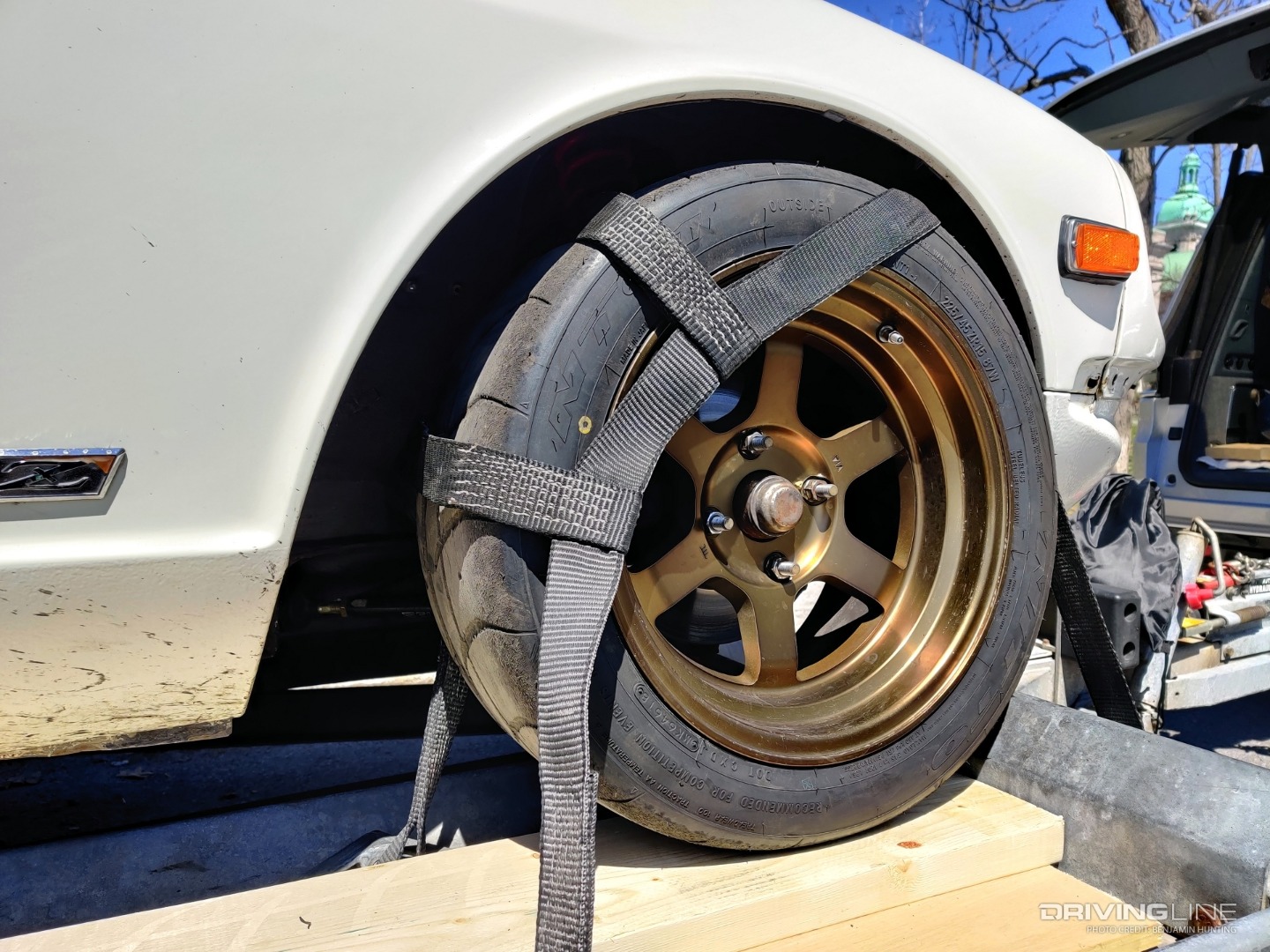 2022 Jeep Grand Wagoneer towing Datsun 280Z latched up front