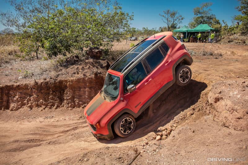  Jeep Renegade: por qué este pequeño todoterreno es uno de los CUV más subestimados que existen |  Línea de conducción