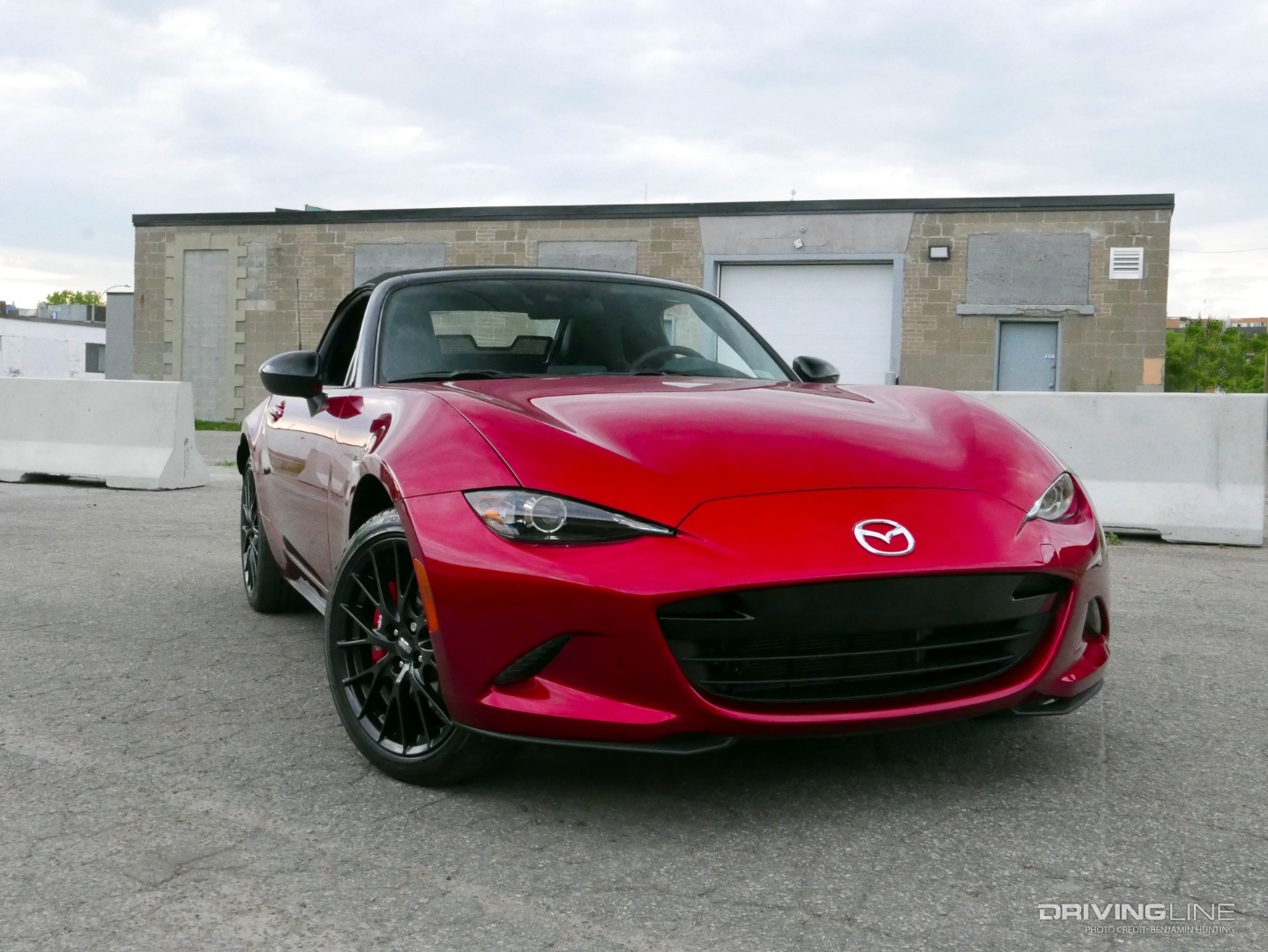 2022 Mazda MX-5 Miata top up