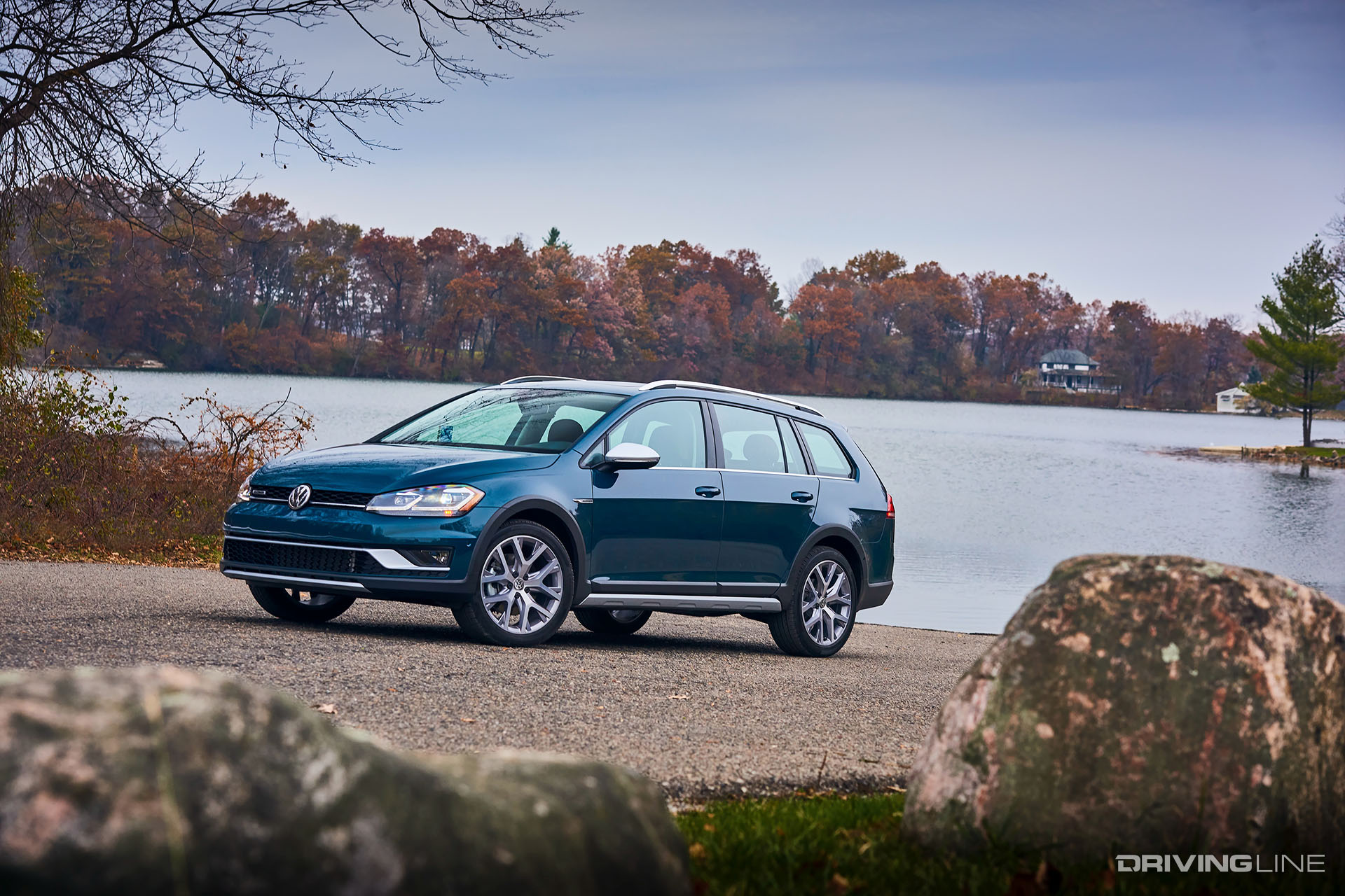 Volkswagen Golf Alltrack Green by Lake