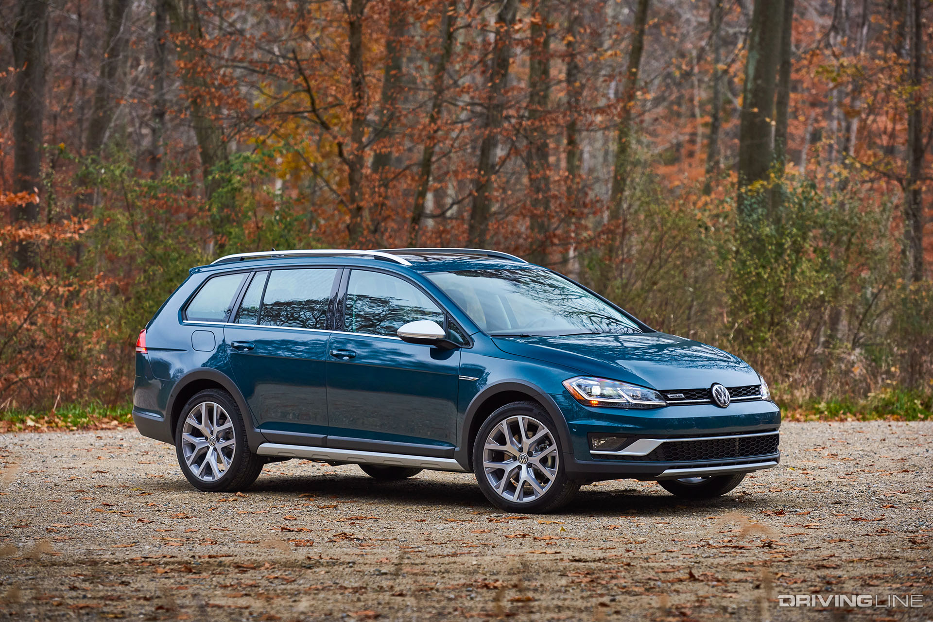 Volkswagen Golf Alltrack Green in Forest