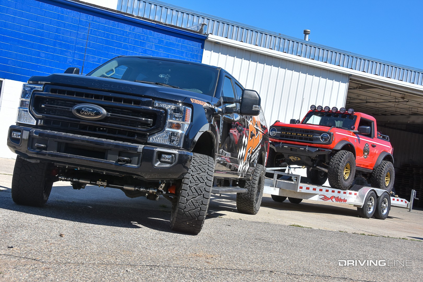 Nitto Recon Grappler Tires on a 2022 Ford F-250 towing a Bronco