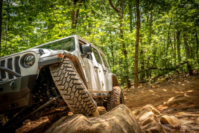 best jeep tires, Jeep on off road trail with Trail Grappler tires