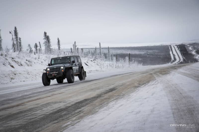best jeep tires, Jeep driving on snowy road