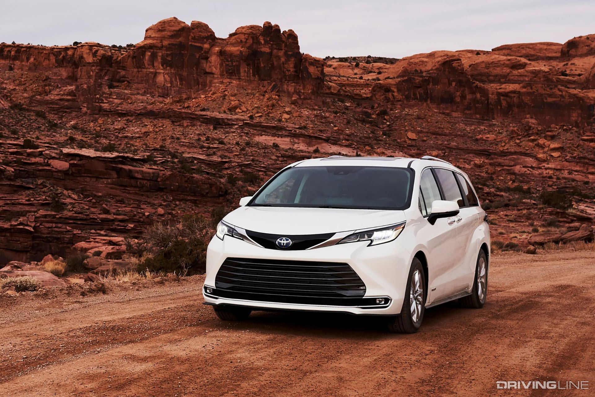 2021 Toyota Sienna AWD in Desert