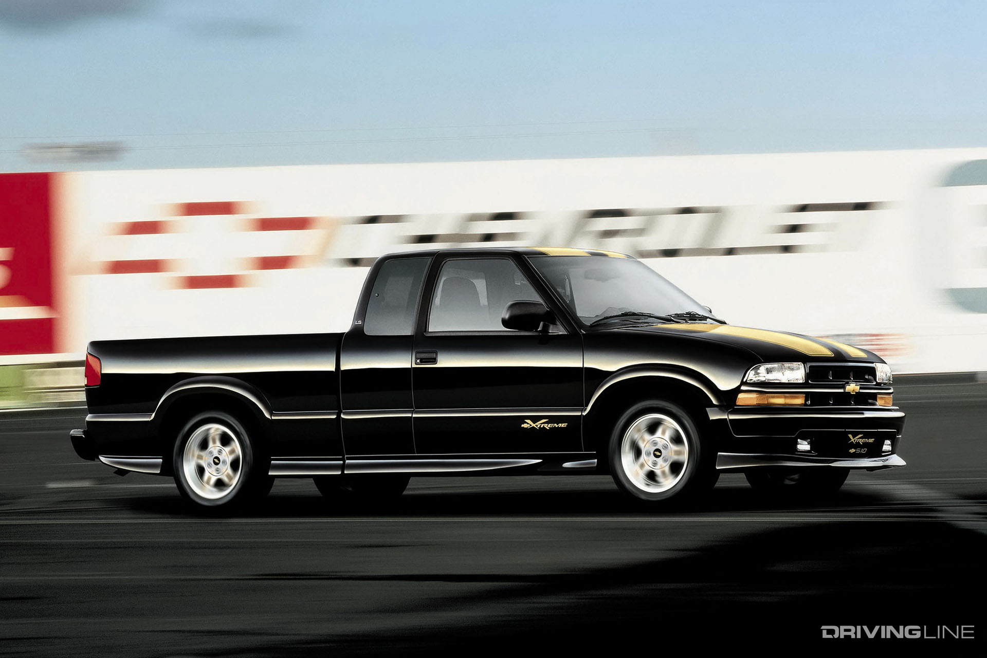 Chevy S-10 Xtreme Black in Motion