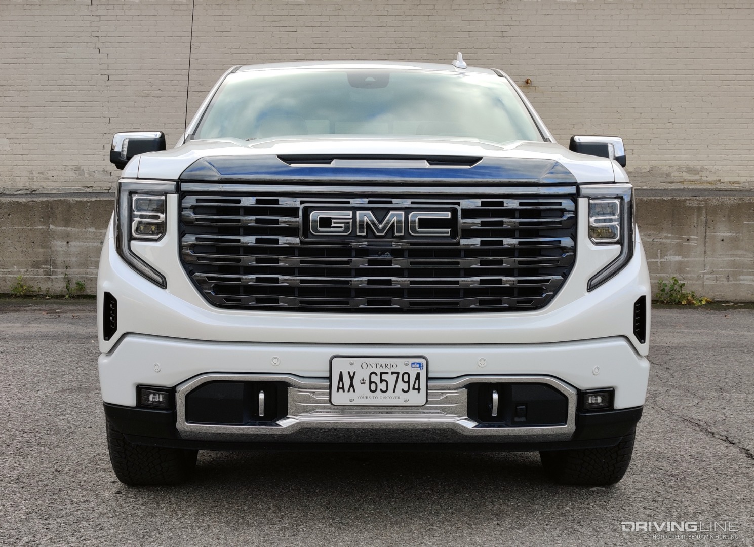 2022 GMC Sierra Denali Ultimate front view