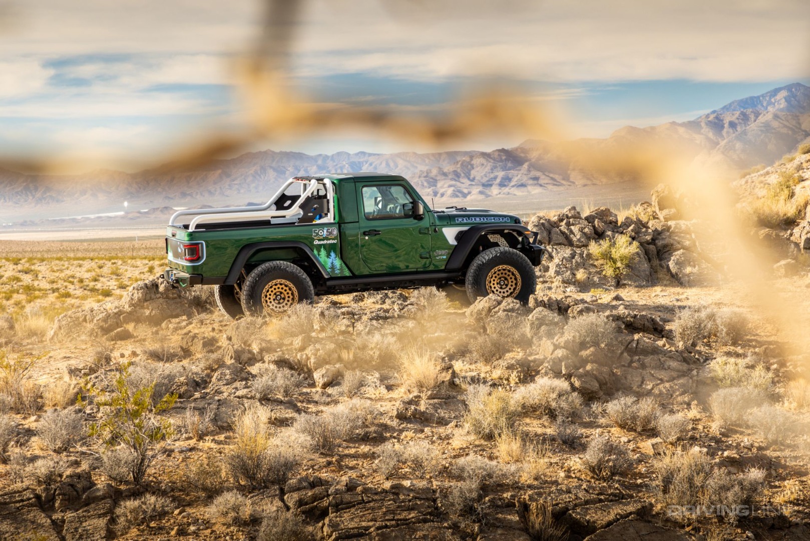 Passenger side profile of Jeep Gladiator JTe 4xe build Quadratec 37 Nitto Recon Grappler AT