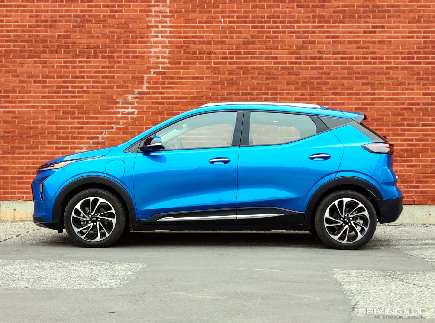 2022 Chevrolet Bolt EUV side view