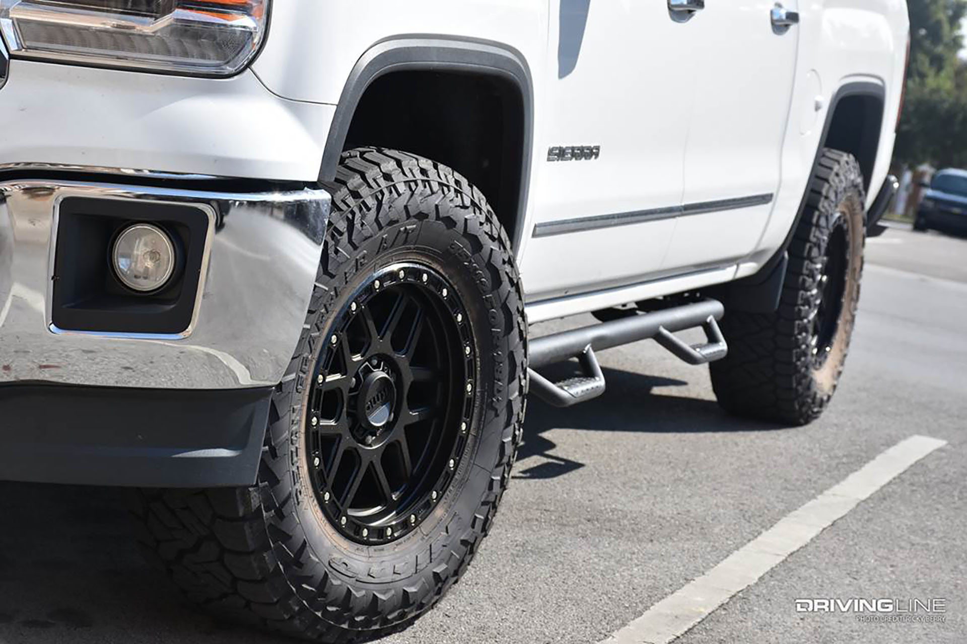 GMC Sierra on Nitto Recon Grappler tires