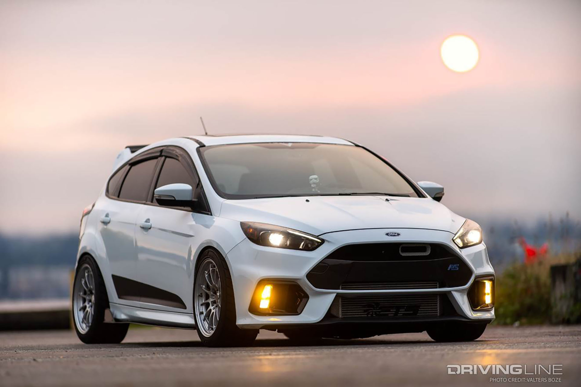 Ford Focus RS on Nitto NT05 tires