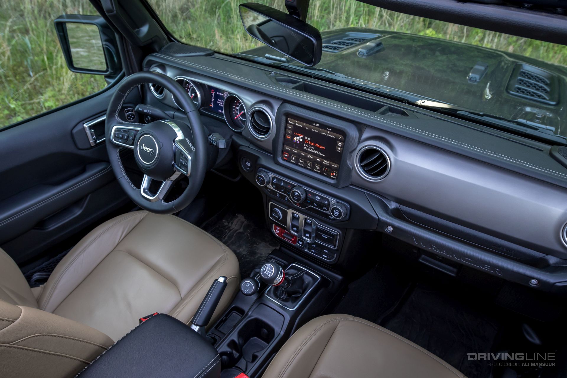 Jeep Wrangler JL Manual Transmission Interior