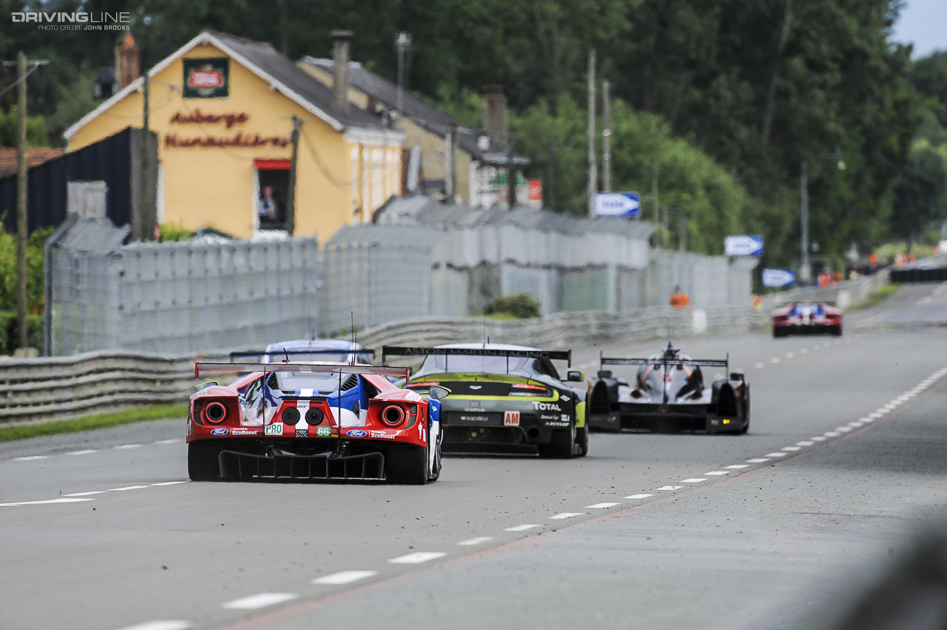 Ford GT takes on competitors at Le Mans 2016