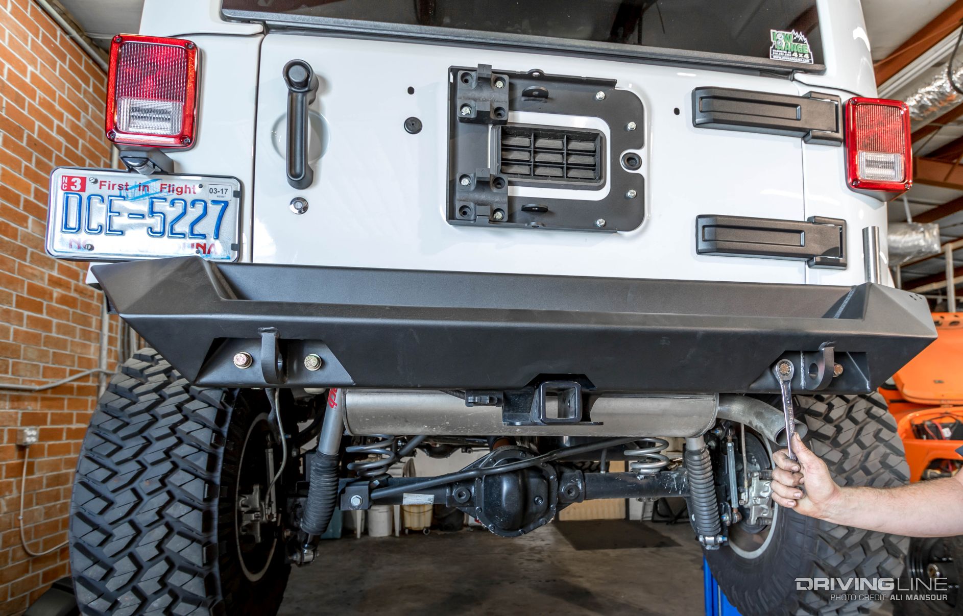 007-2015-jeep-wrangler-fab-fours-tire-carrier-rear-bumper