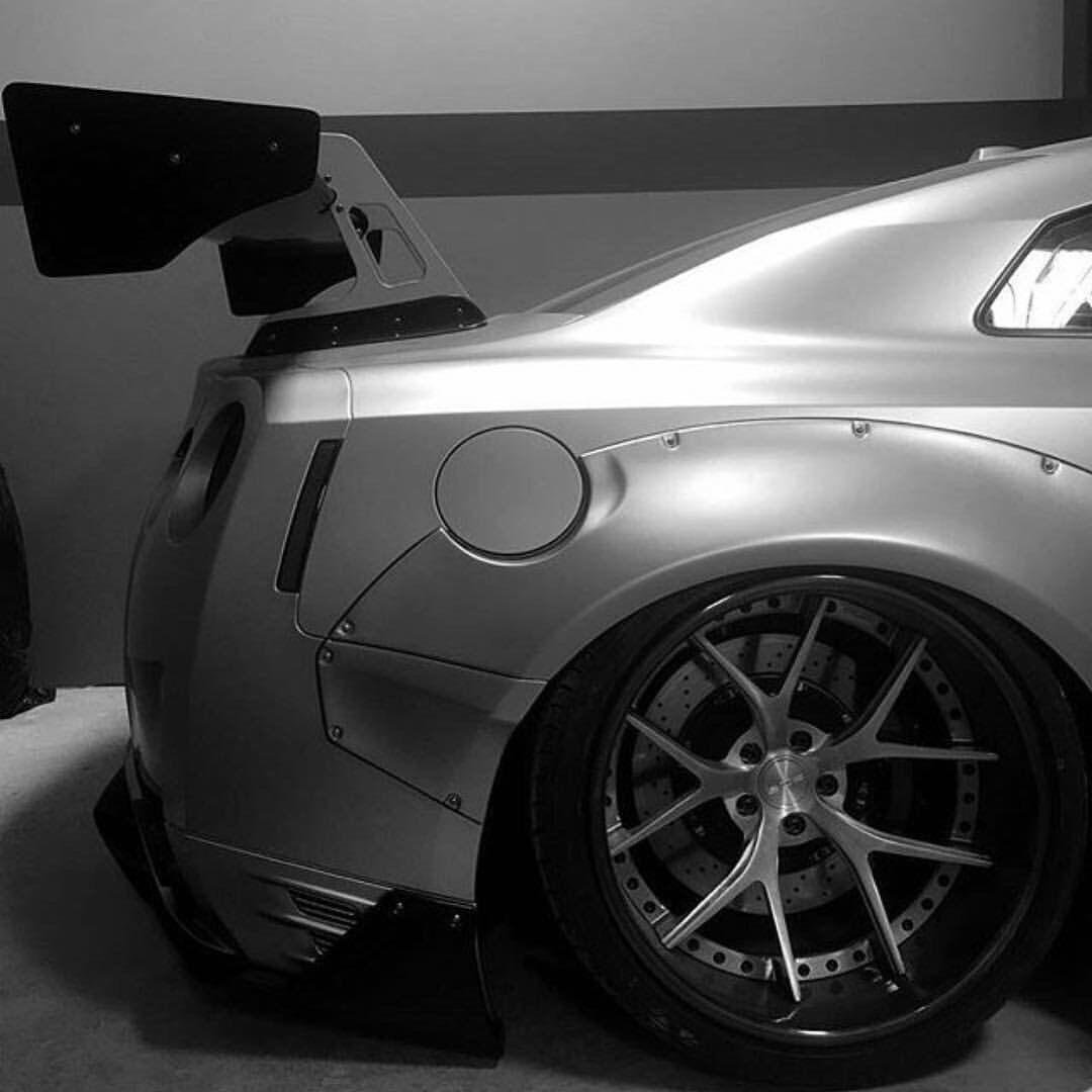 @doczilla12 Liberty Walk GTR