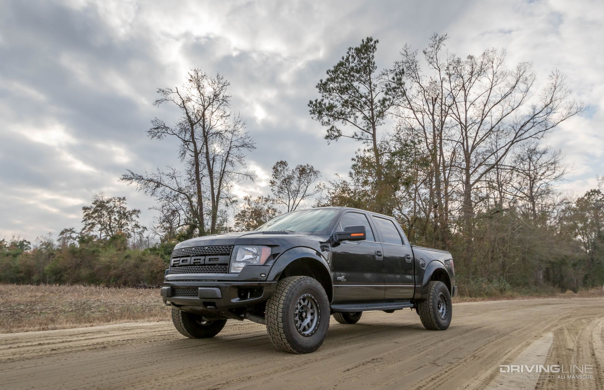 ford-f-150-raptor-kmc-machete-wheels