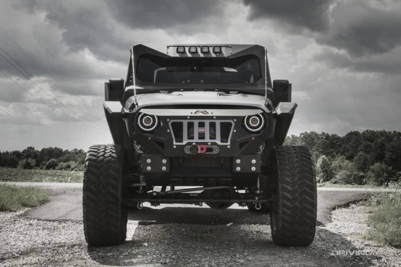 2015-jeep-wrangler-jk-fab-fours-mall-assault-trail-grappler (1)